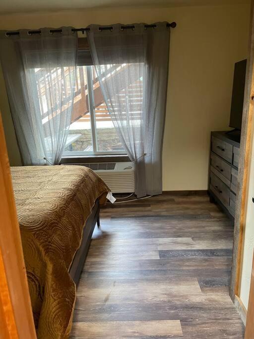 גרדינר Parkway Yellowstone Guest House Apartment #3 מראה חיצוני תמונה
